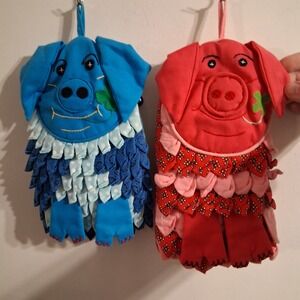 Pig Handmade Kitchen Oven Mitts Set Of 2 Blue Pink Sweet Pretty  EUC Homespun